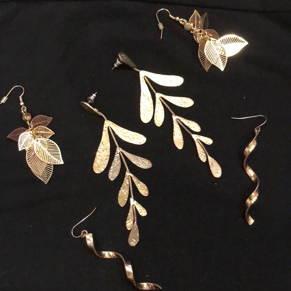 Dressy gold plated earrings!